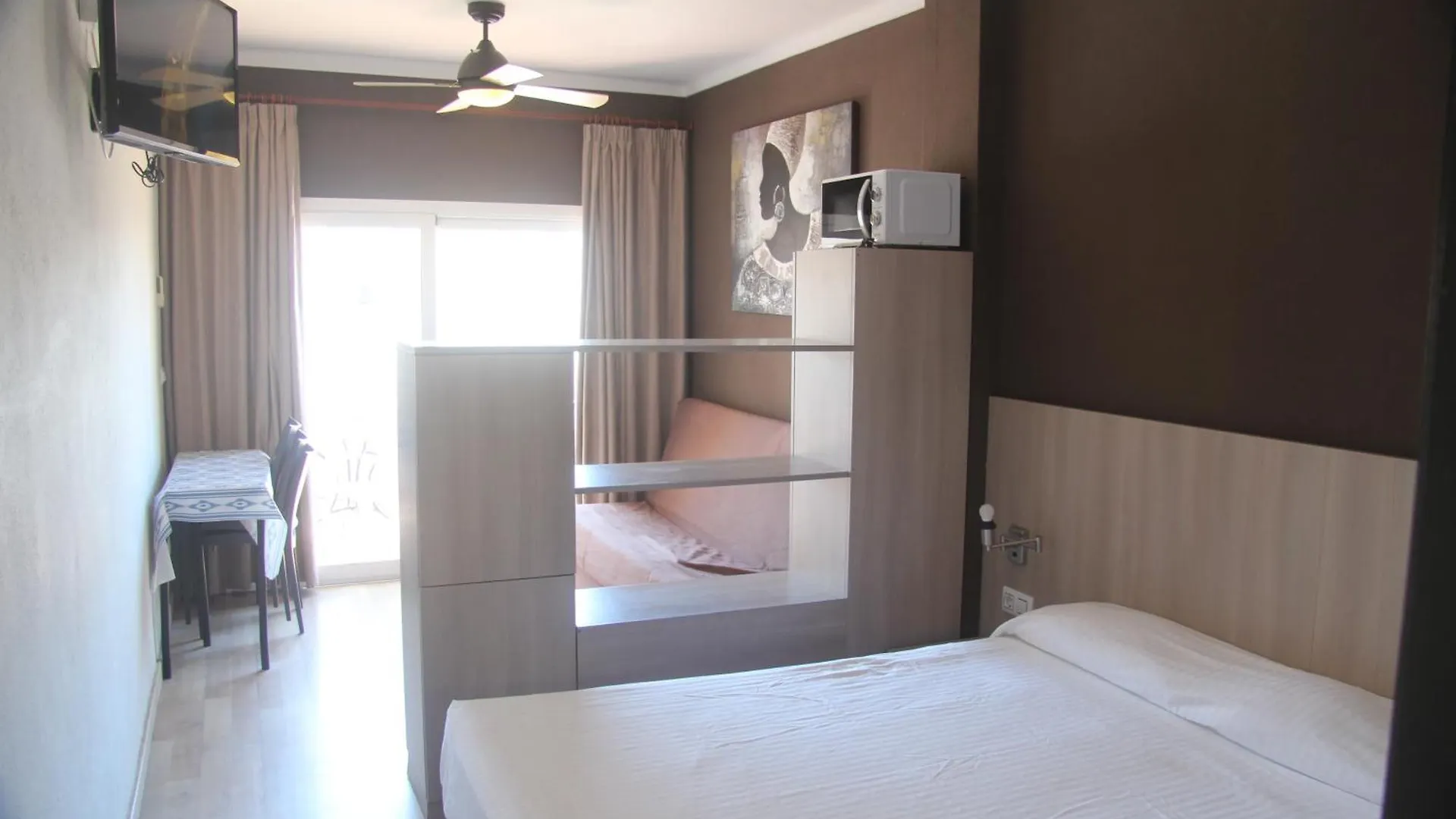 Aparthotel Els Molins Roses