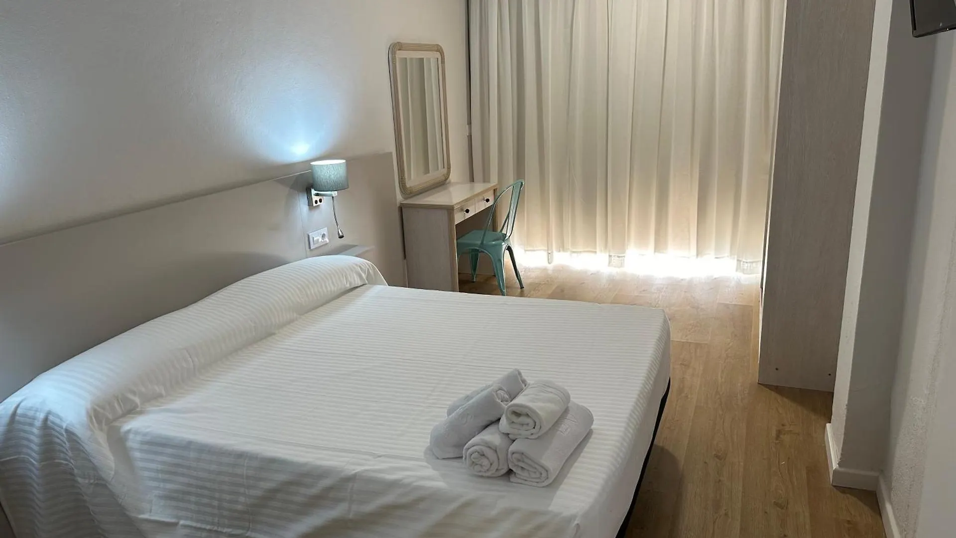 Aparthotel Els Molins Roses